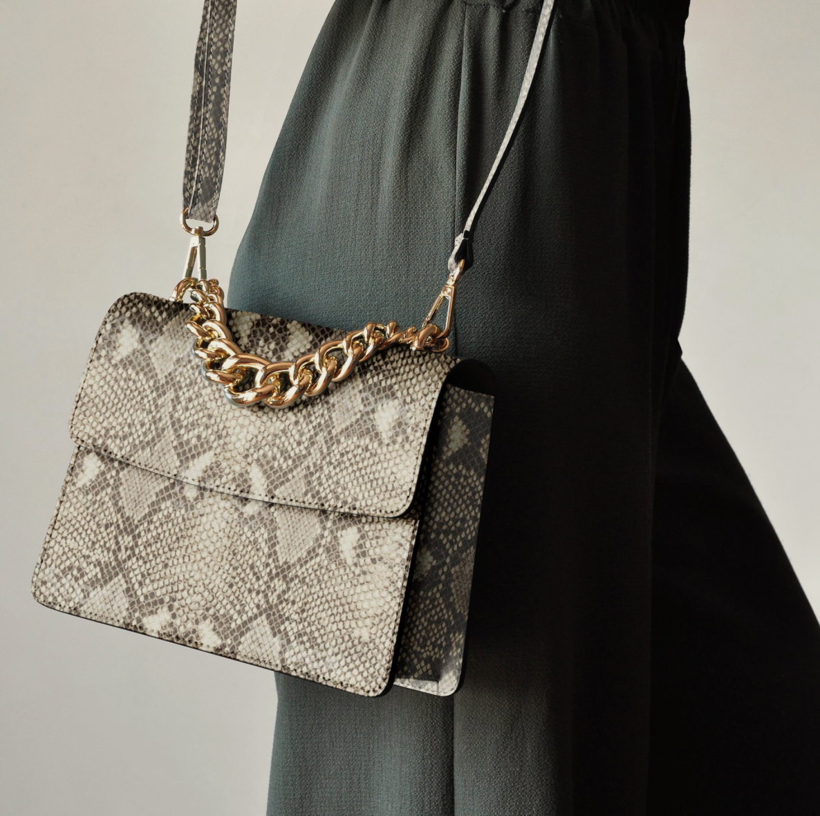 THE ALICE - thebagicon