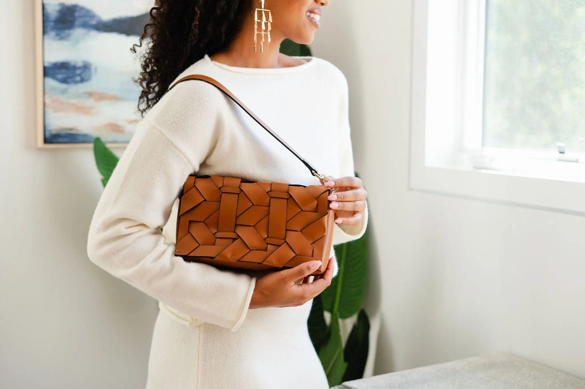 Women-Are-Ditching-Designer-Bags-And-Choosing-This-Affordable-Luxury-Brand-Instead thebagicon