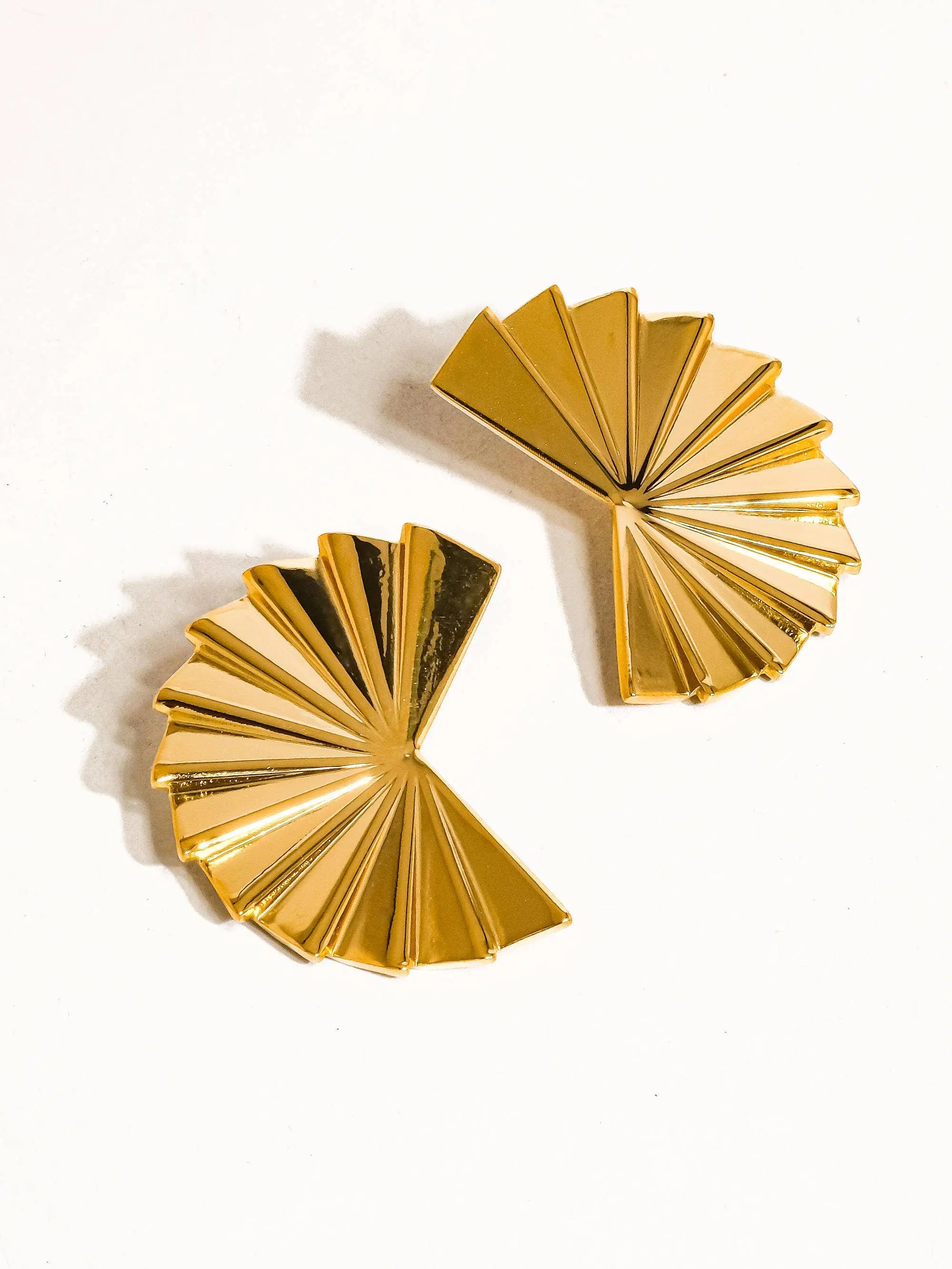 Soline 18K Gold Non-Tarnish Folded Fan Earring Flânerie by MAIQ