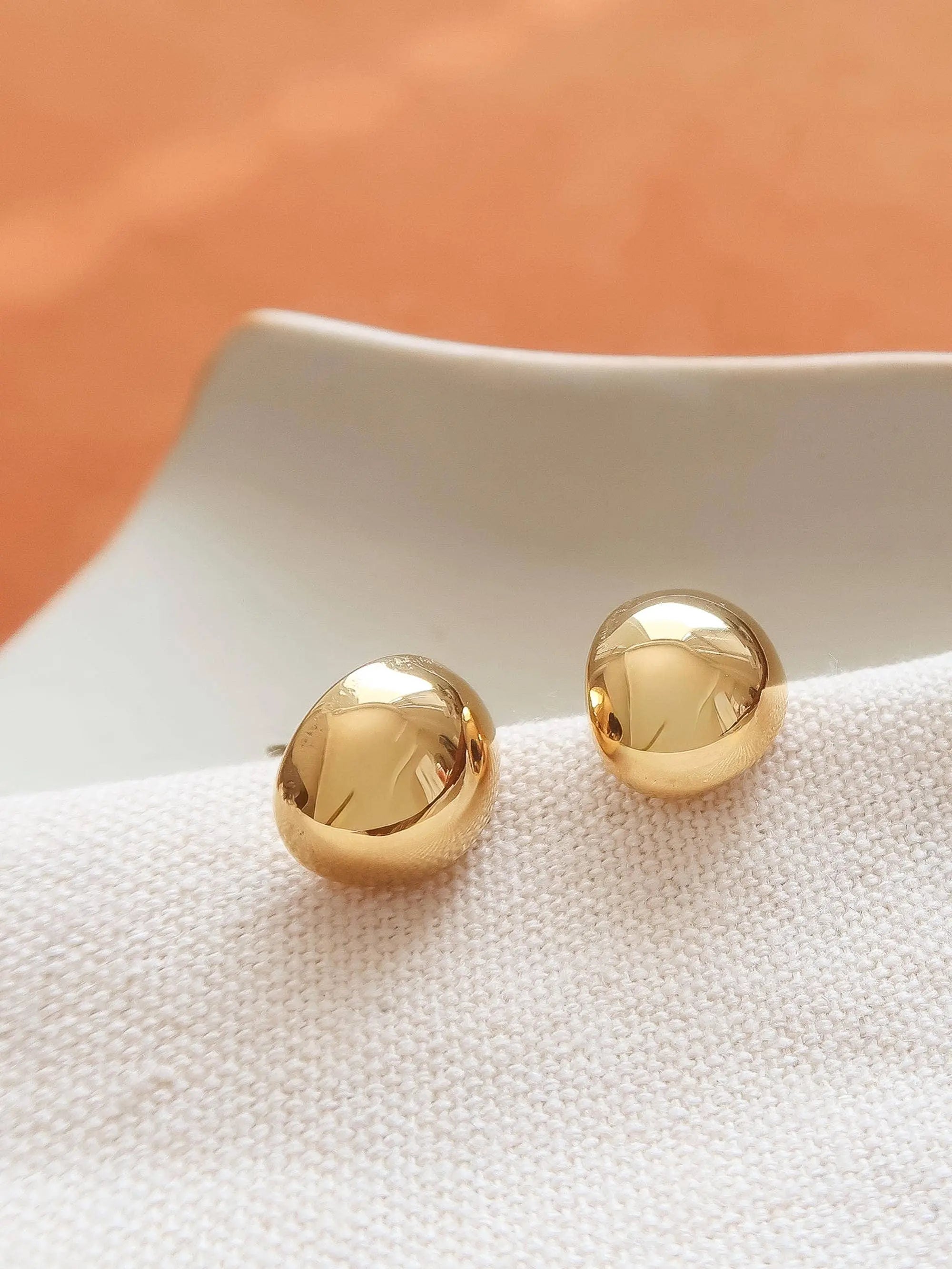 Helene 18K Gold Non-Tarnish Small Dome Earrings Flânerie by MAIQ
