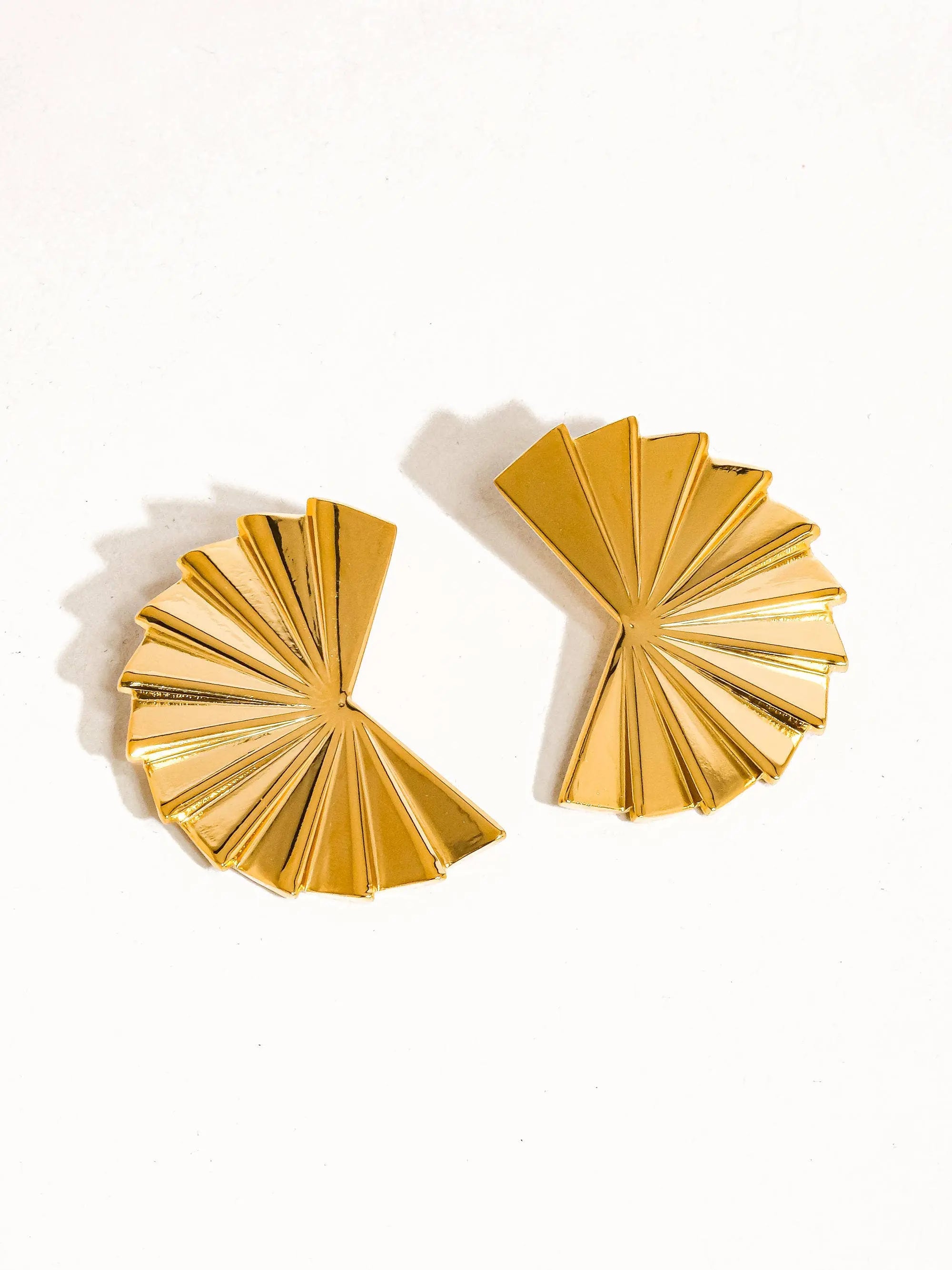 Soline 18K Gold Non-Tarnish Folded Fan Earring Flânerie by MAIQ