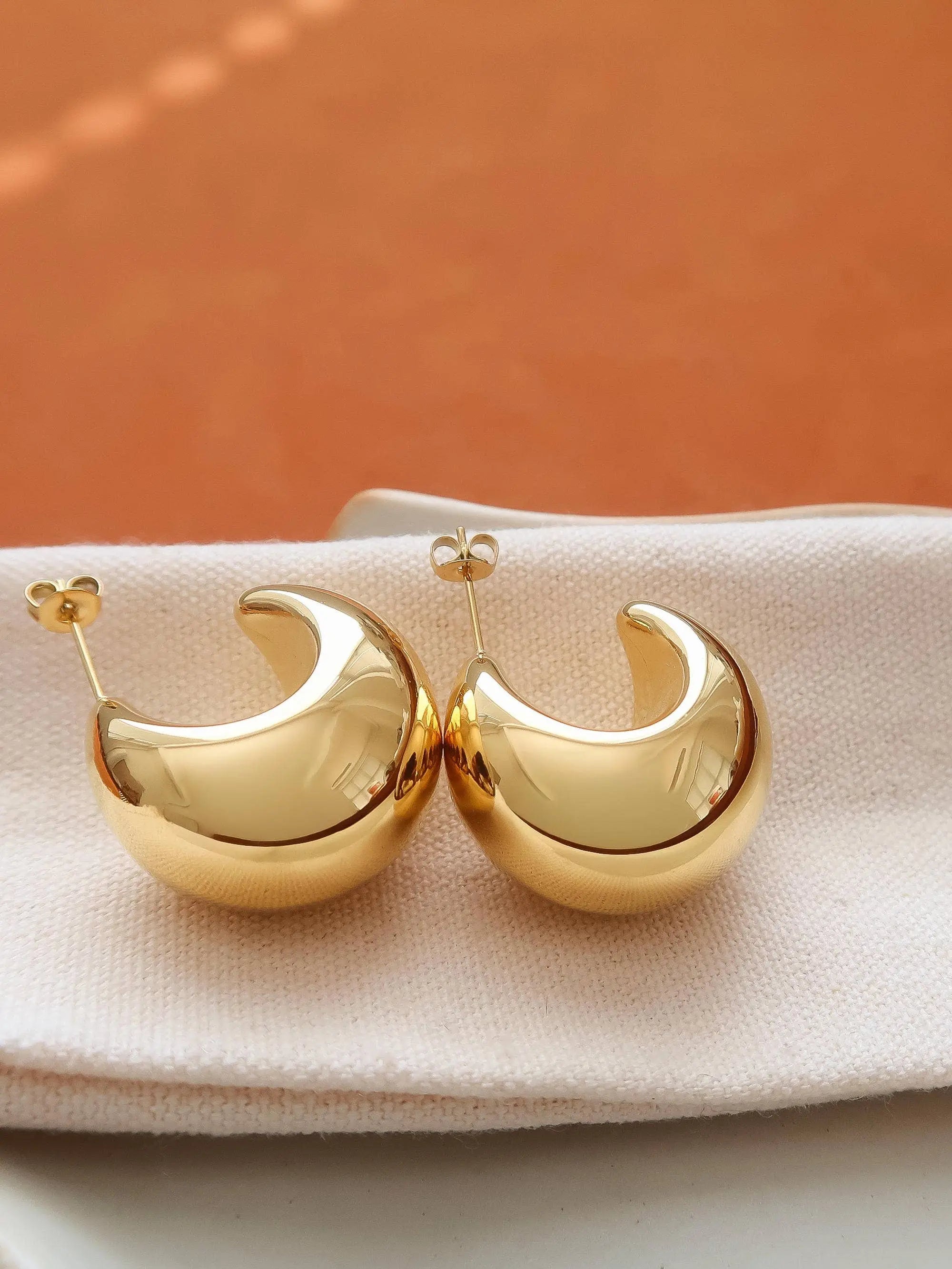 Camilley 18K Gold Non-Tarnish Puffy Dome Earrings Flânerie by MAIQ