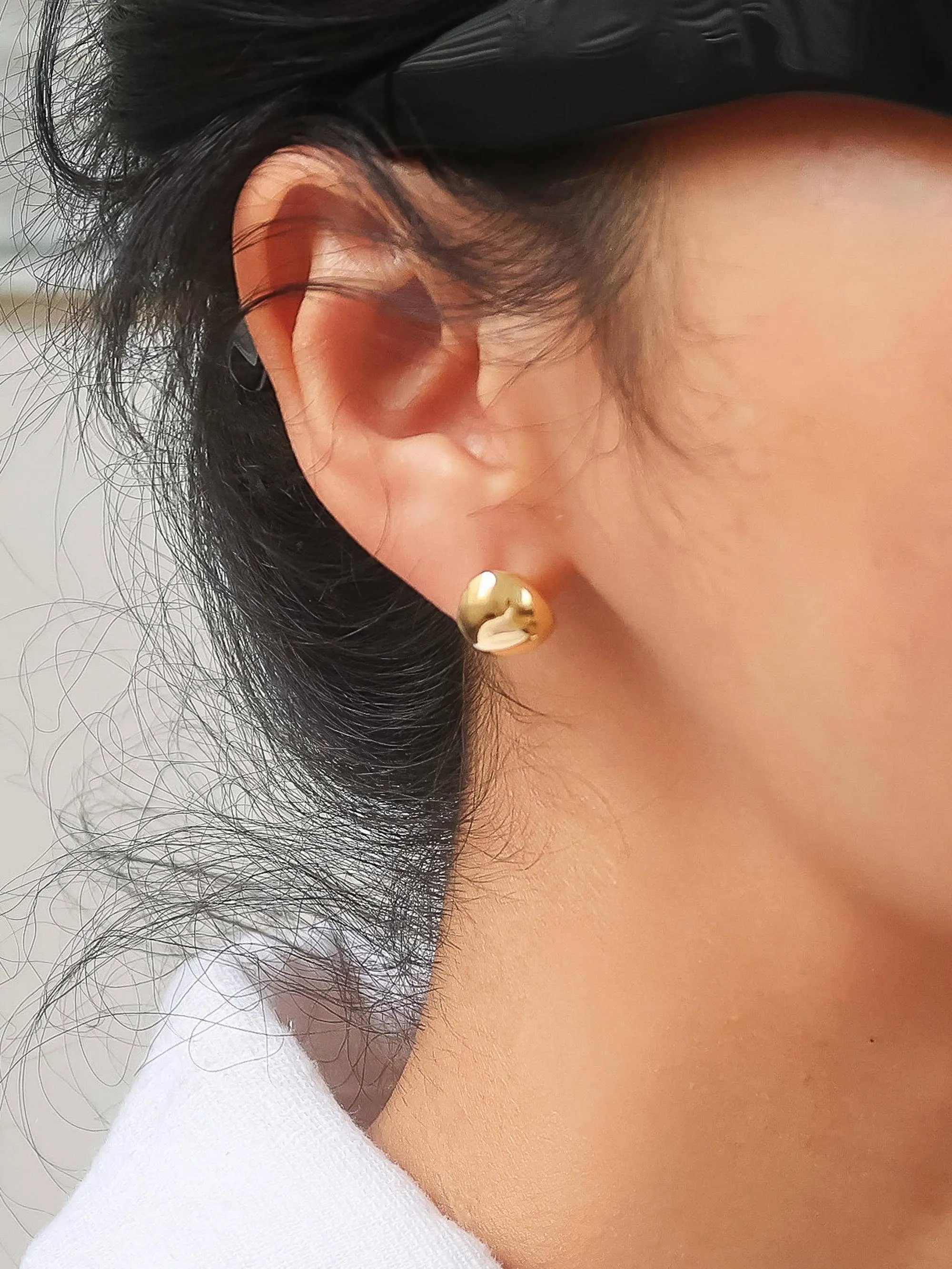 Helene 18K Gold Non-Tarnish Small Dome Earrings Flânerie by MAIQ