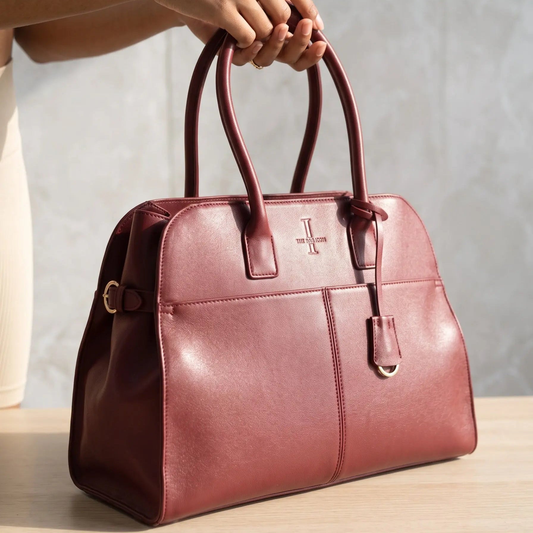 THE ST. CYR TOTE BAG thebagicon