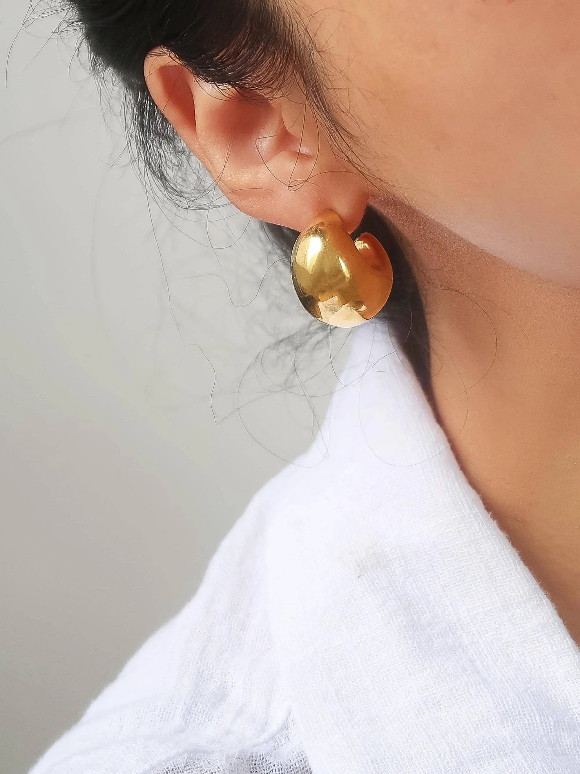 Camilley 18K Gold Non-Tarnish Puffy Dome Earrings Flânerie by MAIQ