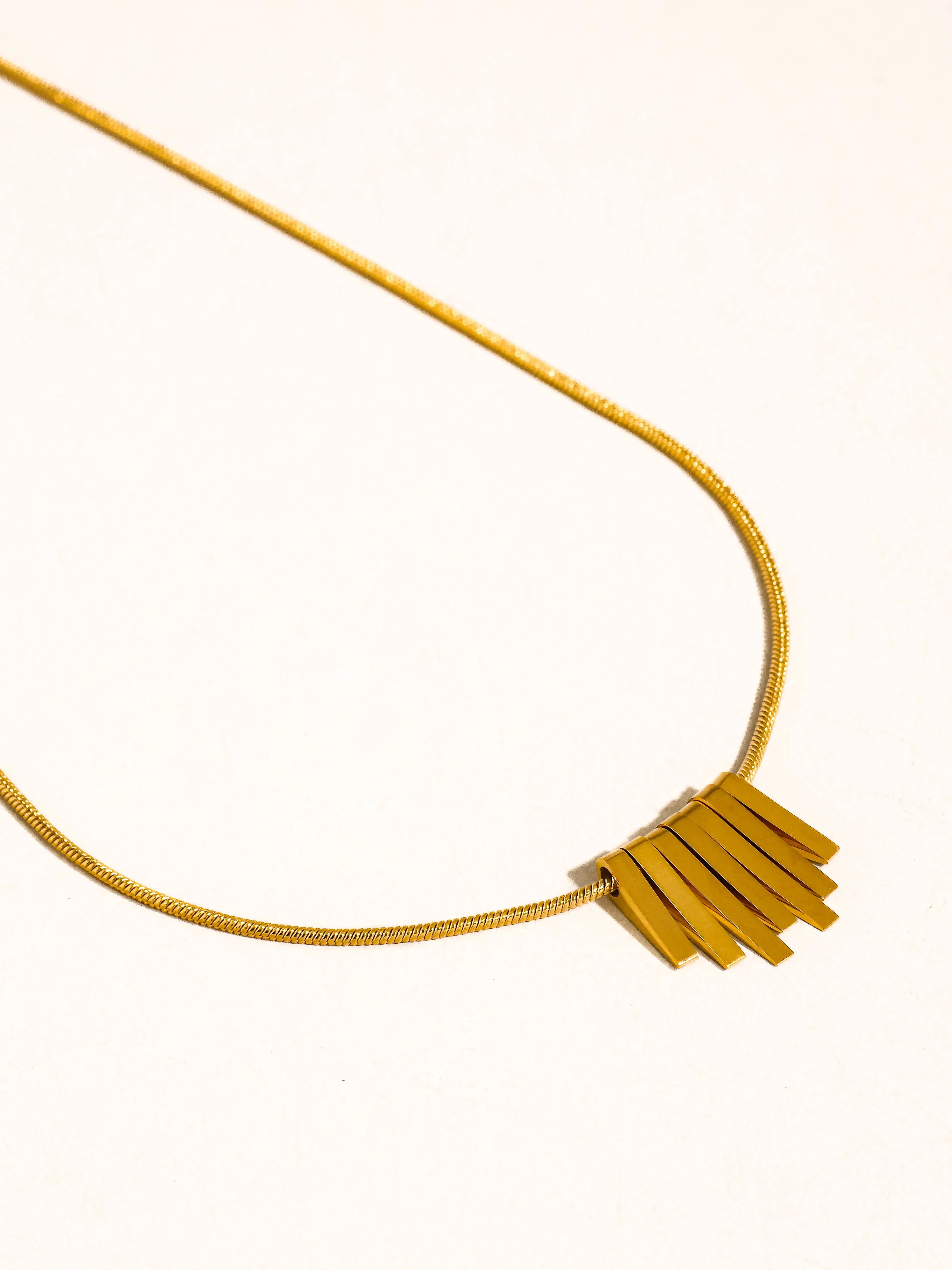 Lorraine 18K Gold Non-Tarnish Minimalist Bar Necklace Flânerie by MAIQ
