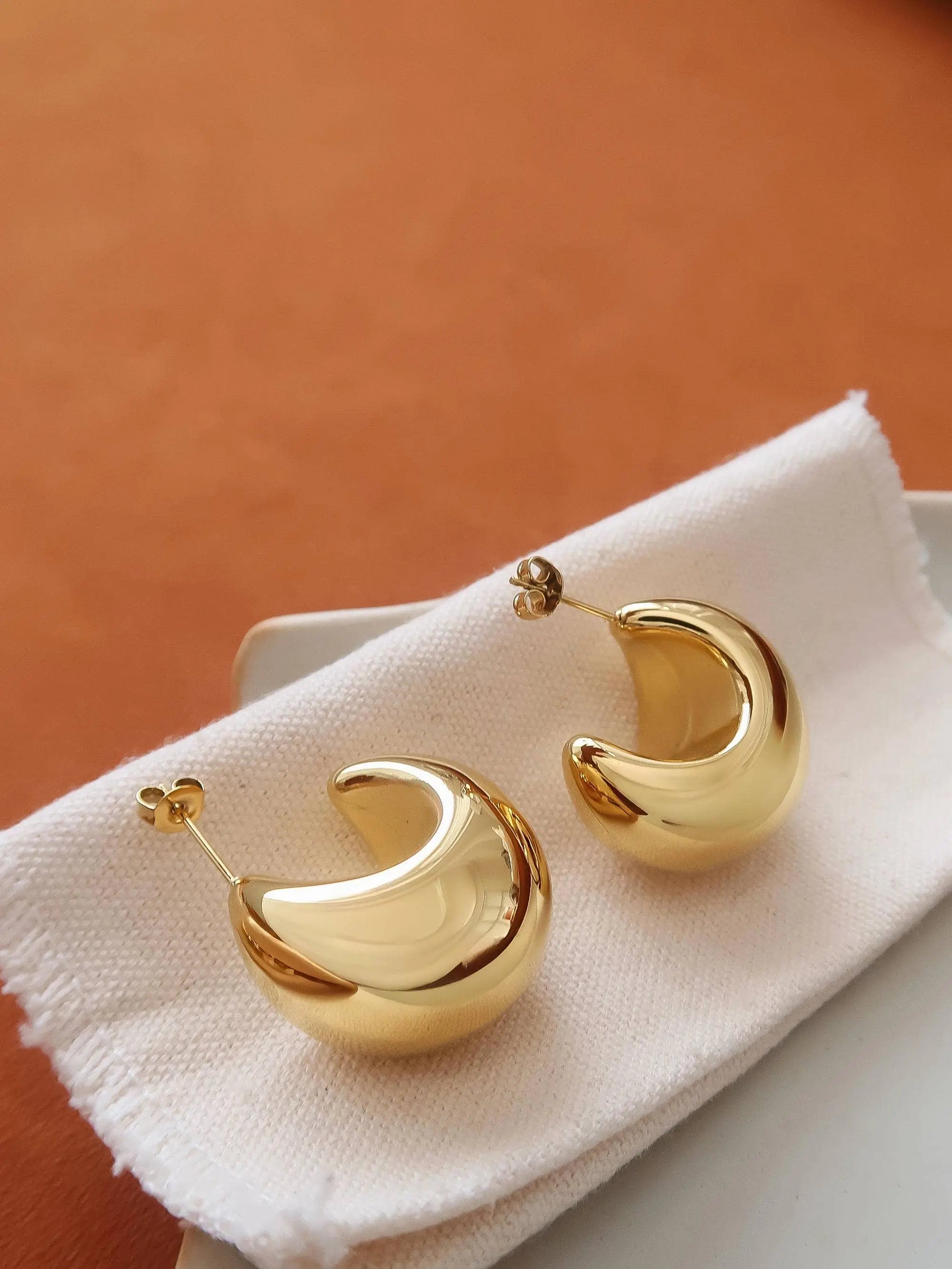 Camilley 18K Gold Non-Tarnish Puffy Dome Earrings Flânerie by MAIQ